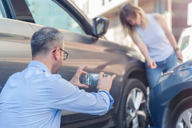 Professional Full Coverage Car Insurance technician working in Barrington Hills, IL